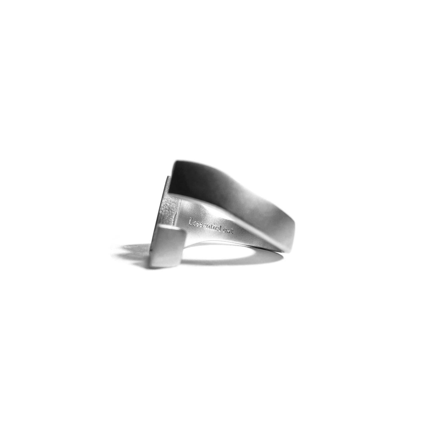 L'essentiel est - L’ Symbol Ring